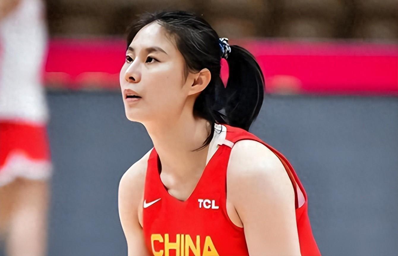官宣！中国女篮公布最新一期大名单，王思雨、张子宇、刘禹彤领衔