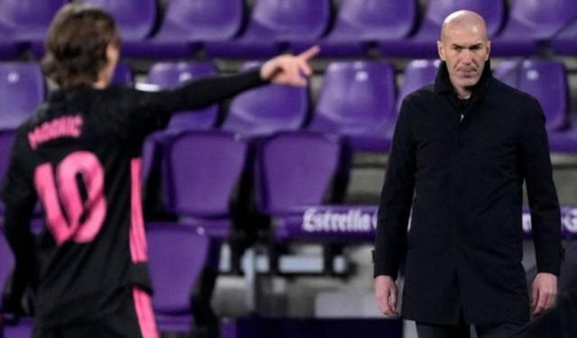 世界杯手机观看-欧冠皇马仅剩首发一套 齐祖如何应对真蓝黑强攻？