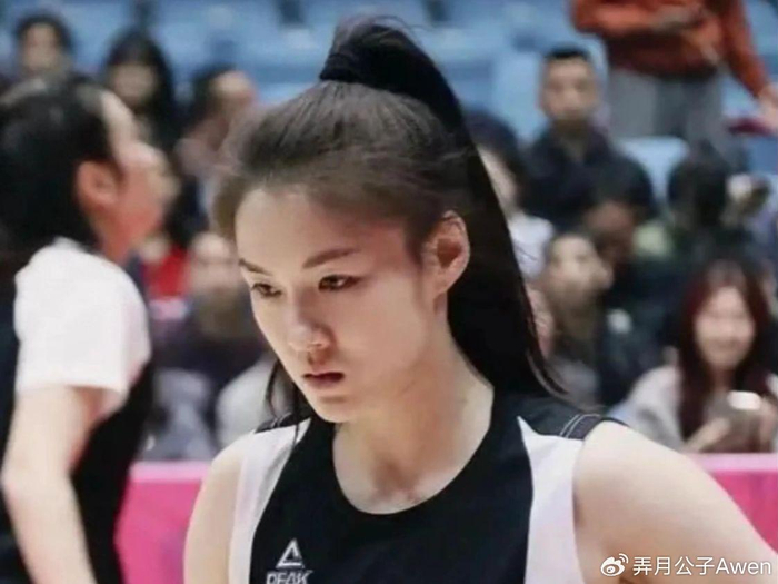 世界杯高清直播-光漂亮有什么用？5中1+正负值最低，球迷：回去看王思雨的比赛录像|张曼曼|女篮|宫鲁鸣|中国女篮|国家队_新浪体育_新浪新闻