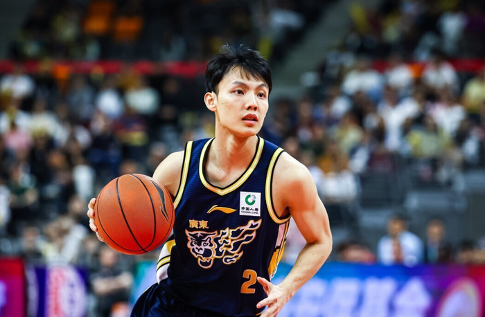 世界杯官方app下载-男篮输球揪出两大罪人！两位国手合计14投仅3中，杜锋看不到争冠|广东男篮|胡明轩|徐杰|客场|萨姆纳_新浪体育_新浪新闻